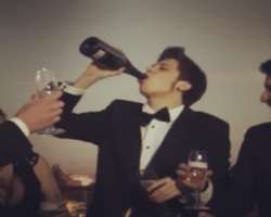 El Rubius consuming alcohol